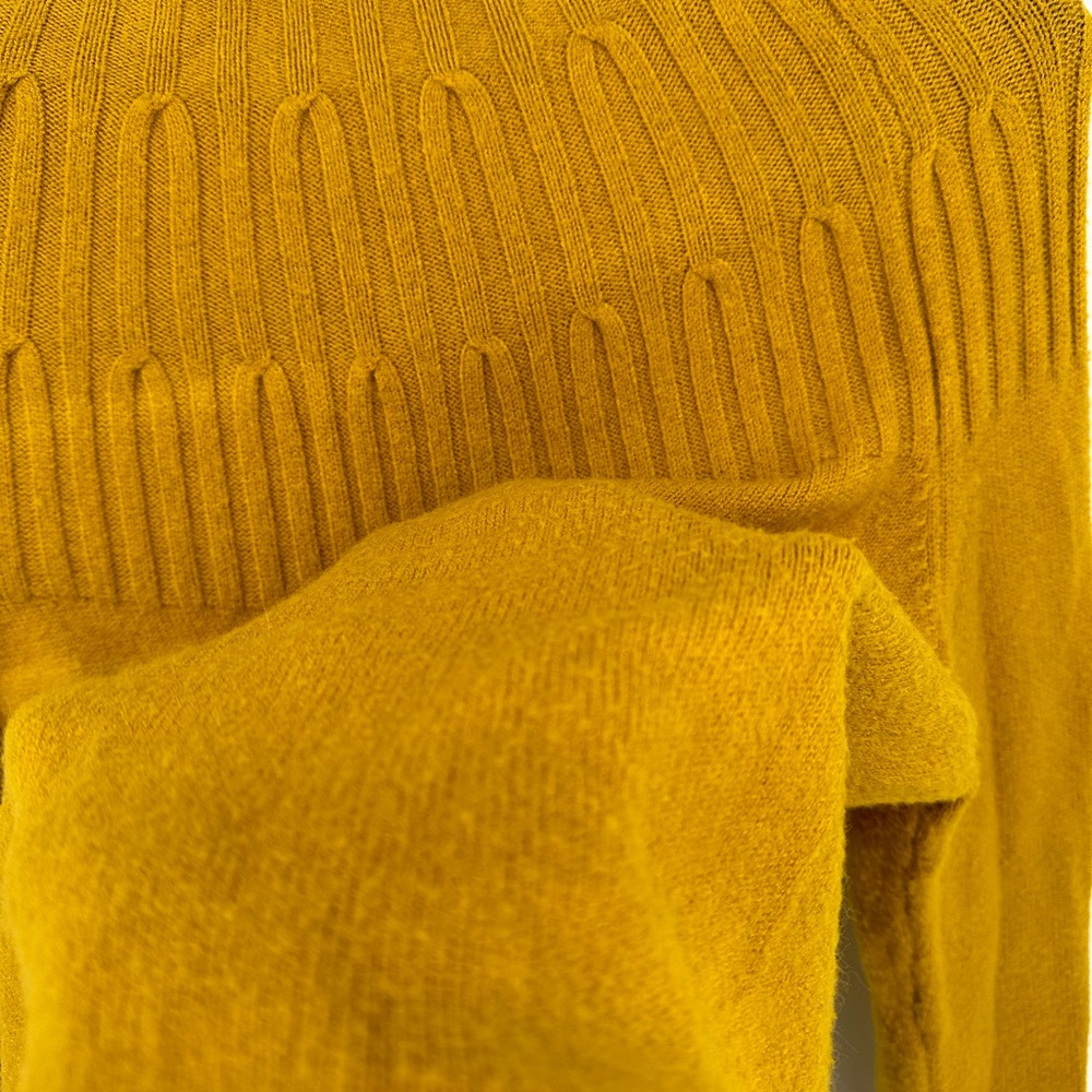 Anthropologie Women's Mock Turtleneck Sweater Mustard Yellow Soft Size Small - Picture 4 of 11